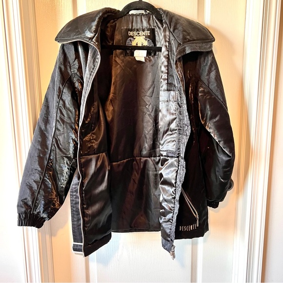 Vintage DESCENTE Black Shimmery Belted Winter Ski Jacket—SZ. 8 - Picture 6 of 17